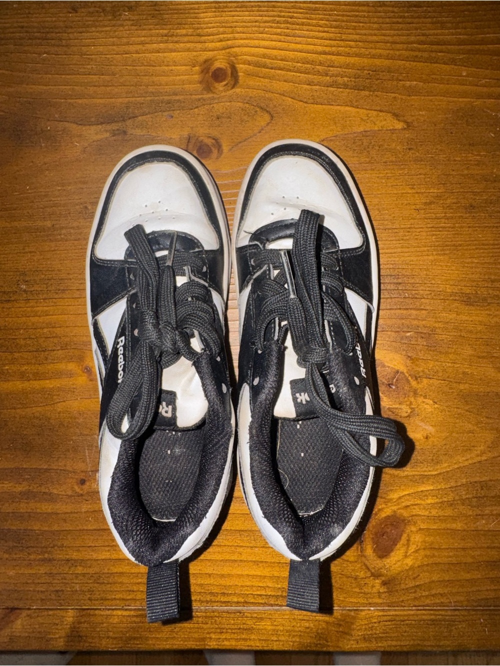 Reebok Kids Black and White Lace-Up Sneakers size 12 girl